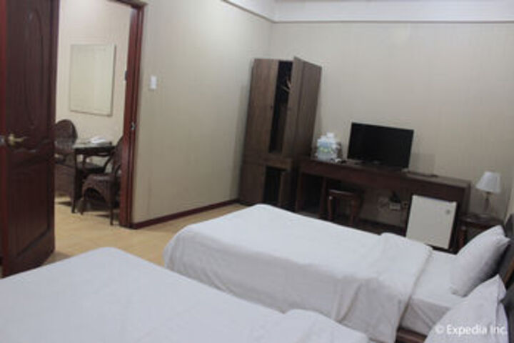 Room 42 of 79