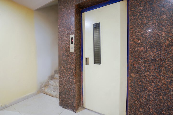 Room 11 of 23