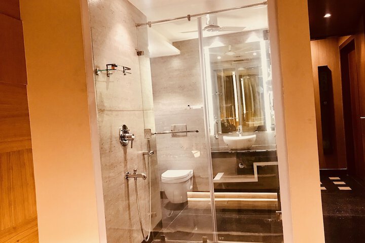 Room 76 of 110