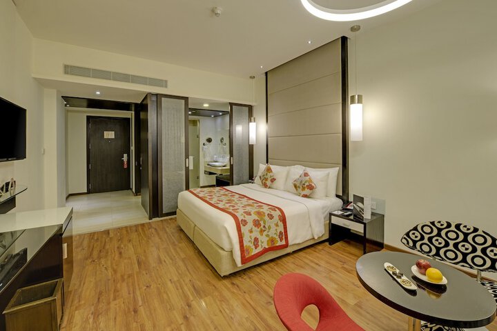 Room 14 of 80