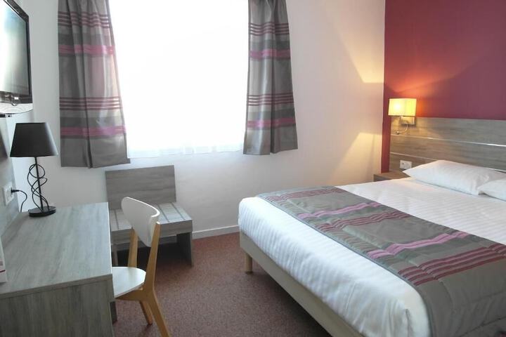 Room 16 of 50