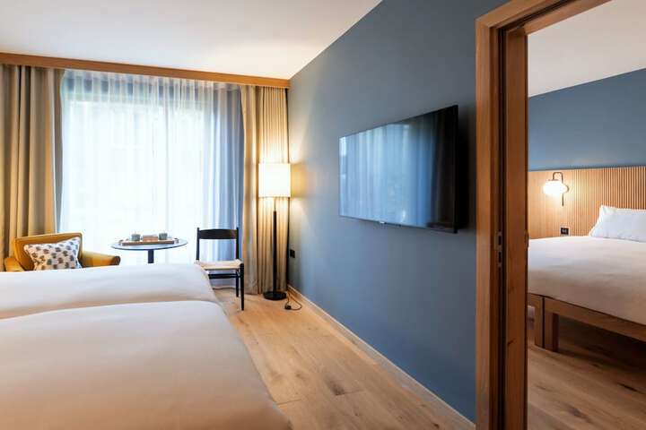 Room 22 of 62
