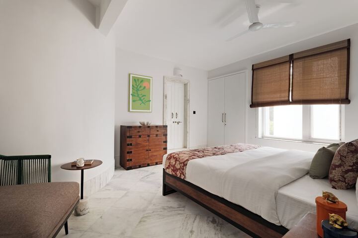 Room 8 of 43