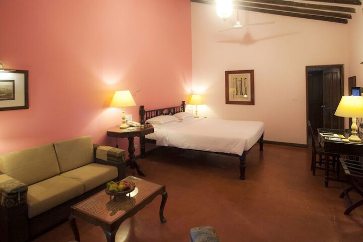 Room 19 of 162
