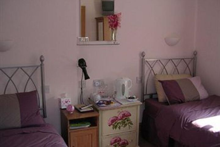 Room 8 of 14