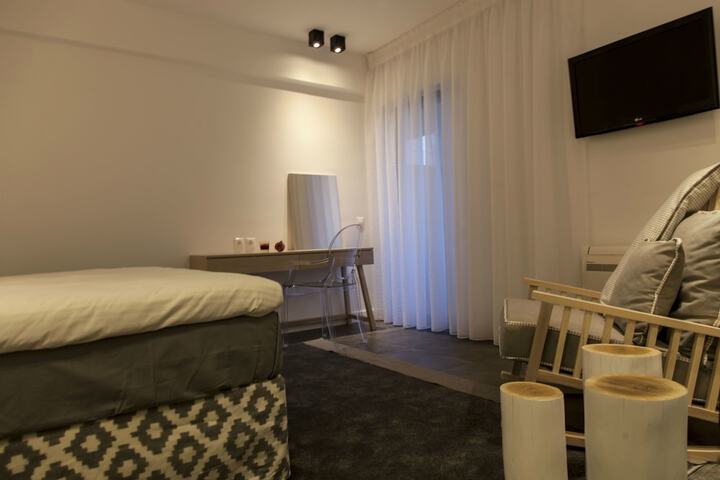Room 12 of 95