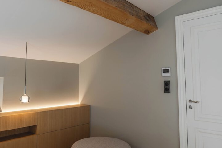 Room 15 of 49