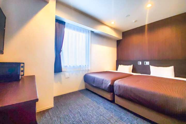 Room 8 of 19