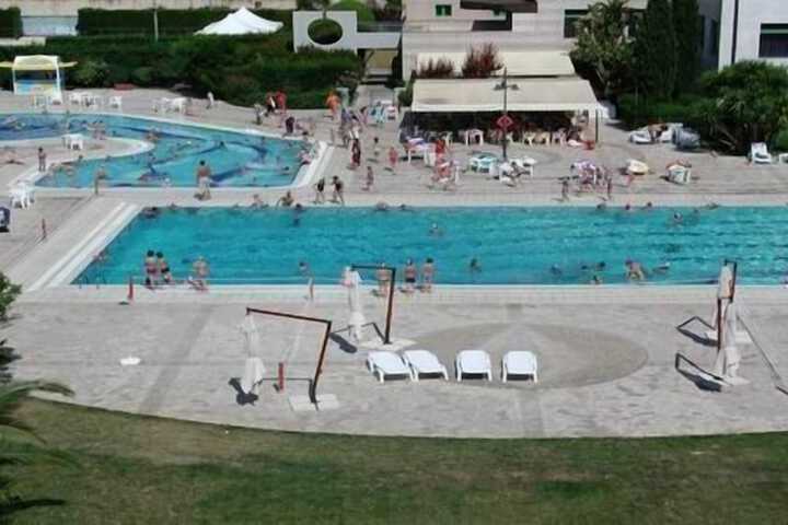 Pool 12 of 43