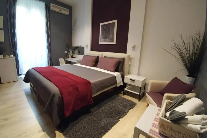 Room 4 of 11