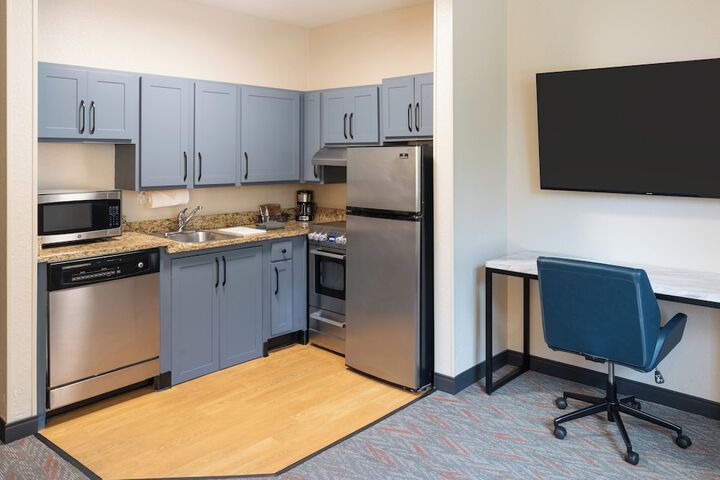 Room 5 of 32