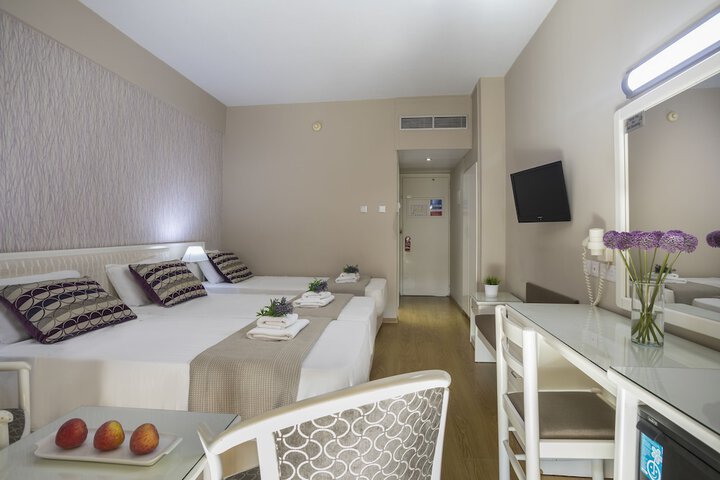 Room 4 of 53