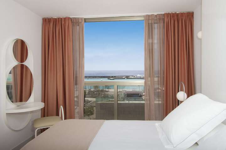 Room 2 of 52