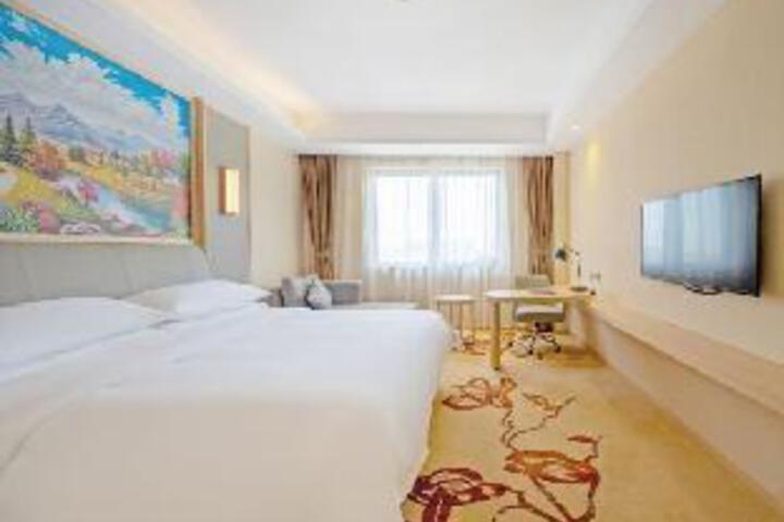 Room 9 of 29
