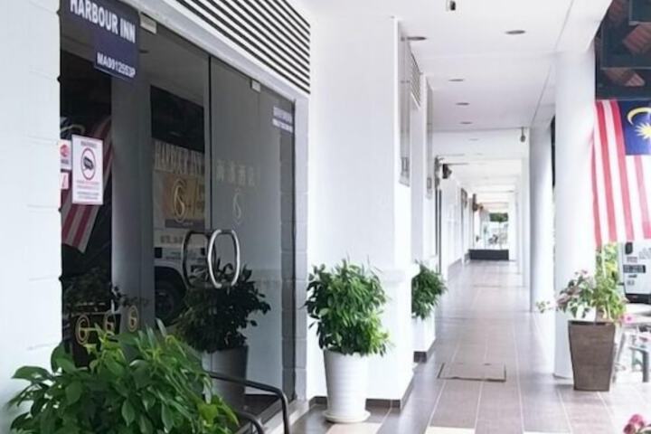 Hotel Exterior 41 of 50