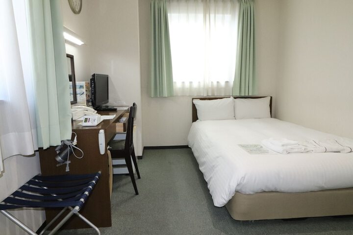 Room 8 of 37