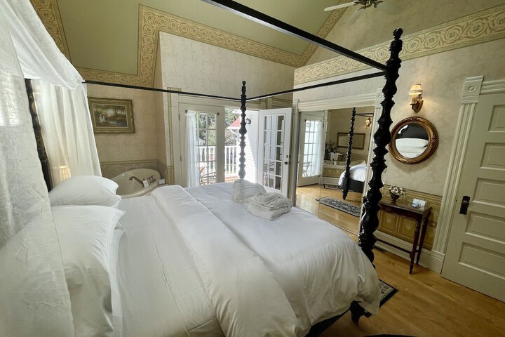 Room 22 of 89