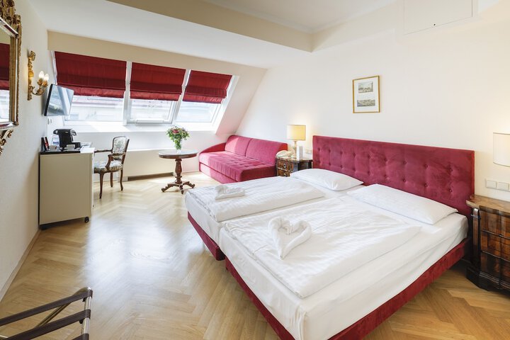 Room 14 of 61
