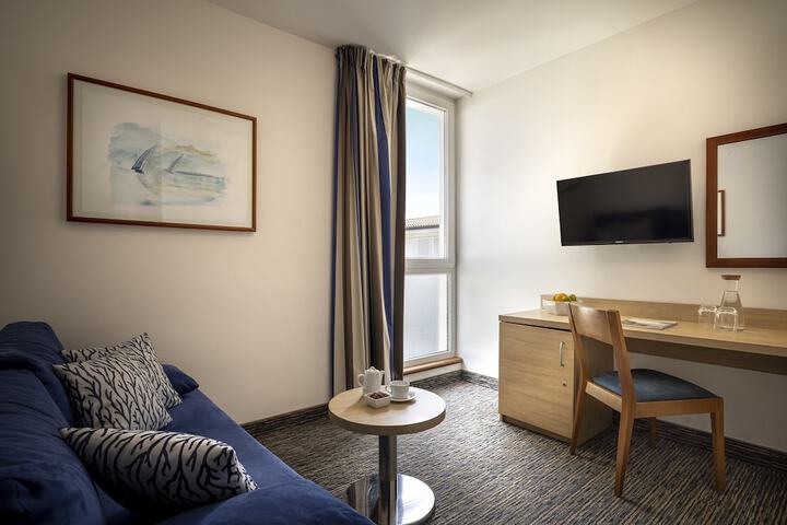 Room 17 of 58