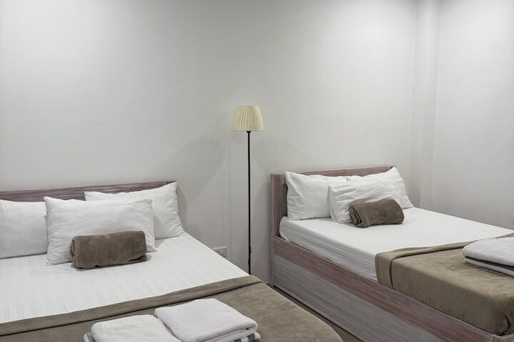 Room 4 of 37