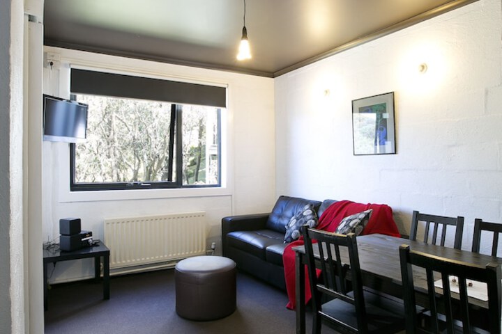 Room 28 of 39