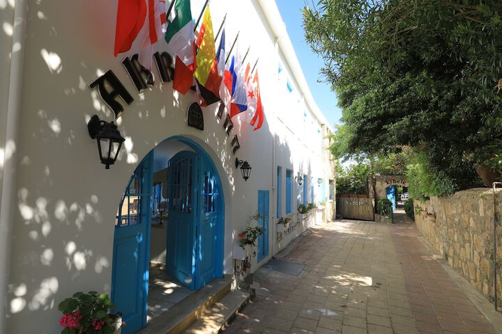 Bellapais Abbey Hotel