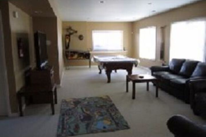 Room 6 of 9