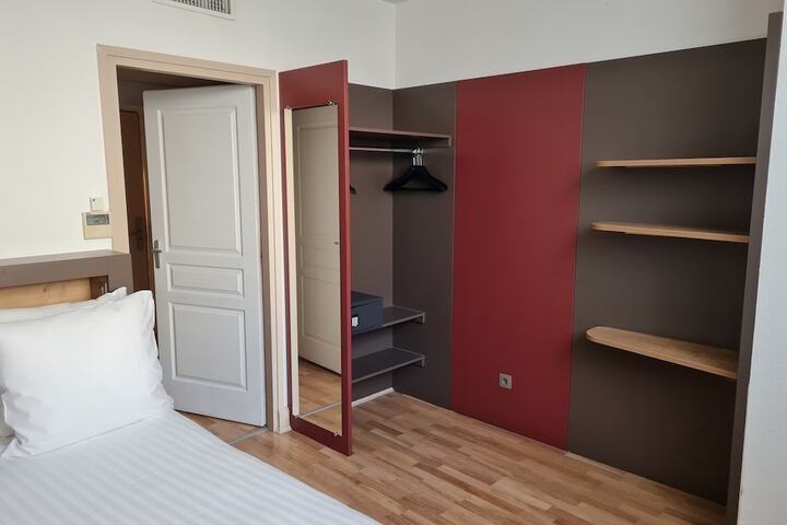 Room 13 of 47
