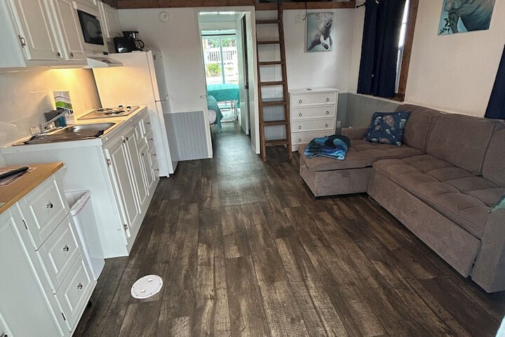 Room 6 of 21