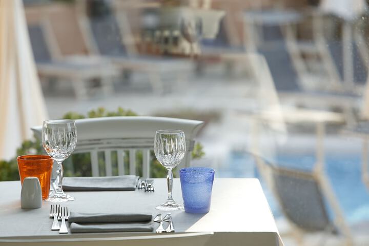Dining 80 of 102