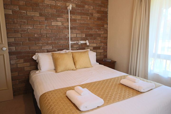 Room 15 of 244