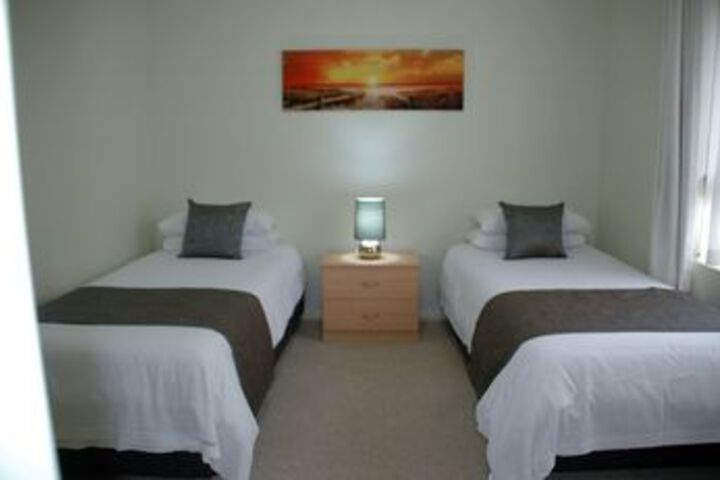 Room 12 of 32