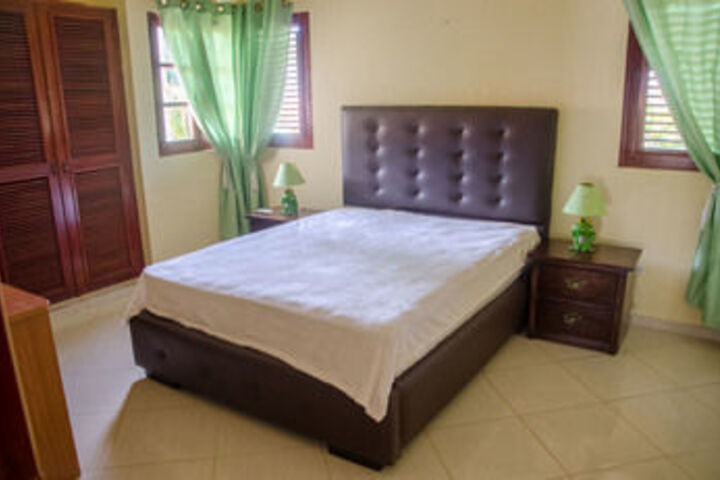 Room 9 of 17