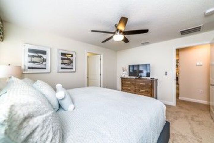 Room 10 of 30