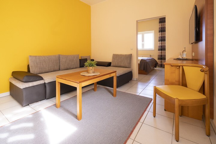 Room 7 of 38