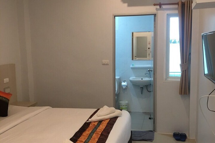 Room 10 of 36