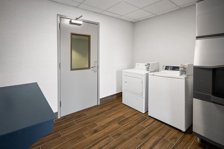 Room 53 of 63