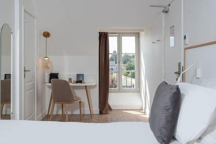 Room 26 of 80