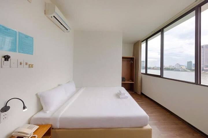 Room 9 of 22