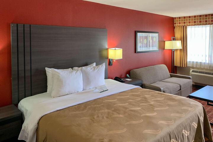 1 King Bed (5 of 6)