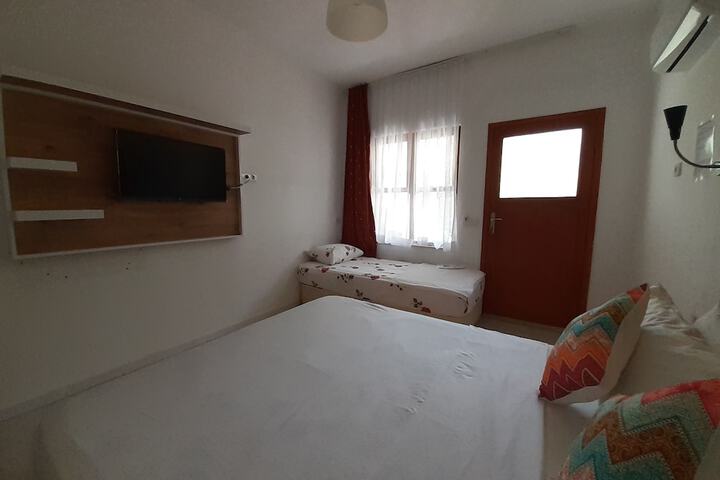 Room 19 of 144