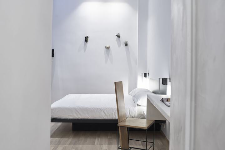 Room 4 of 71