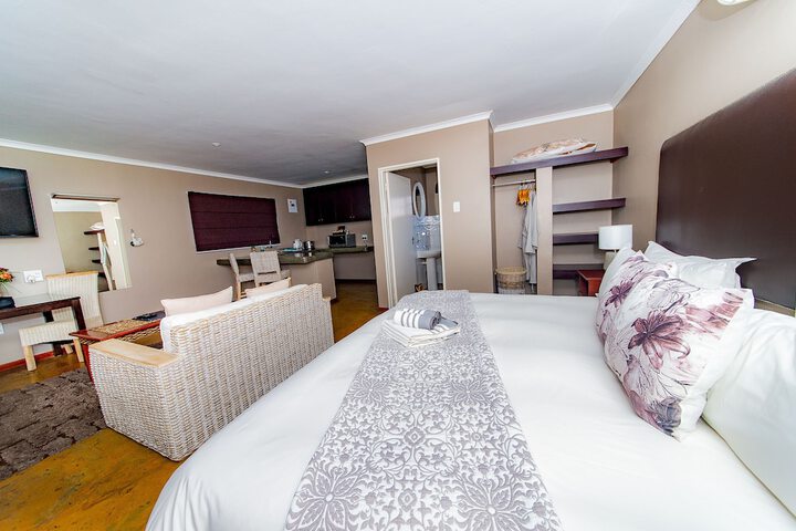 Room 2 of 30