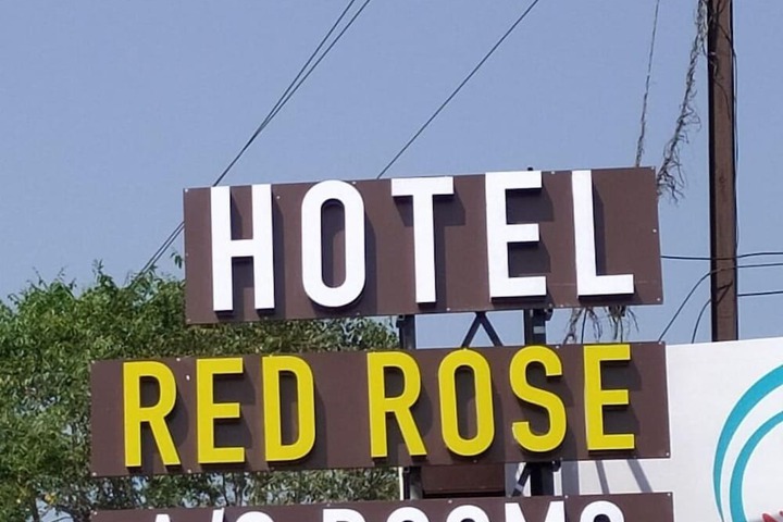Hotel Red Rose