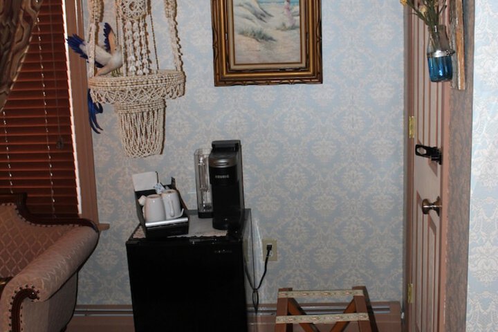 Room 32 of 69