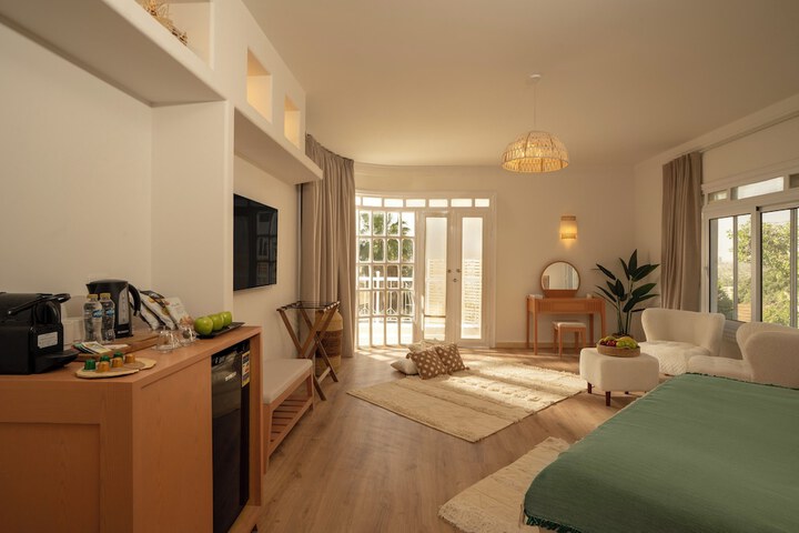 Room 8 of 22