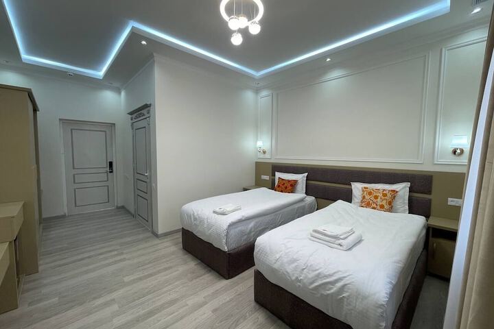 Room 14 of 30