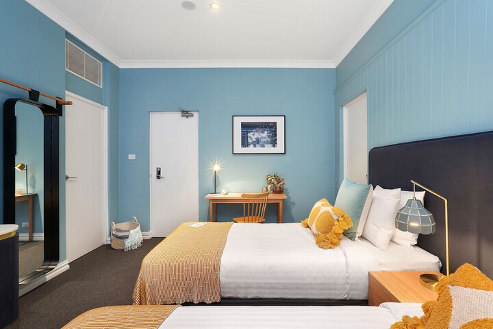 Room 12 of 87