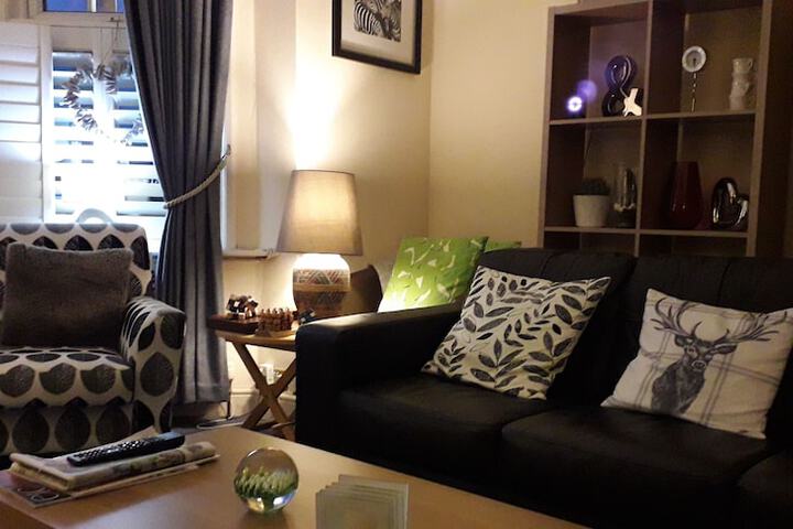 Lounge 26 of 38