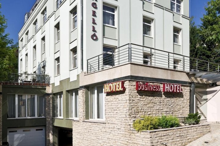 Hotel 33 of 36